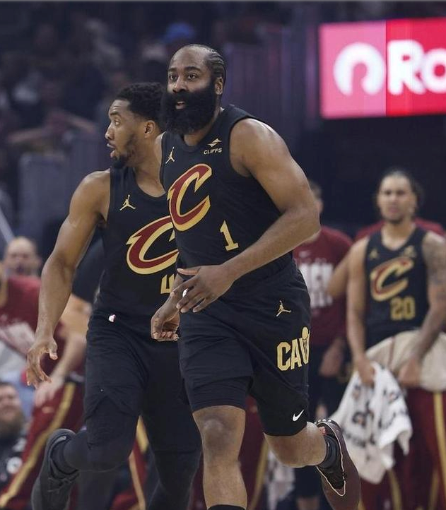 骑士大胜28分获6连胜!哈登喂出“新饼皇” 篮网仅用12分钟就投降(图2) image.png