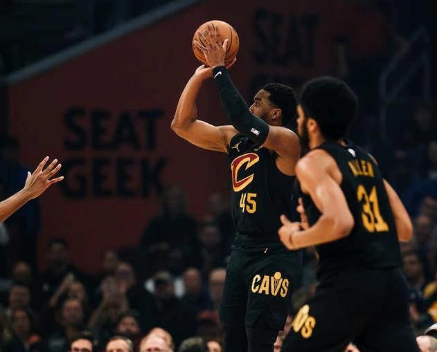 骑士大胜28分获6连胜!哈登喂出“新饼皇” 篮网仅用12分钟就投降(图3) image.png