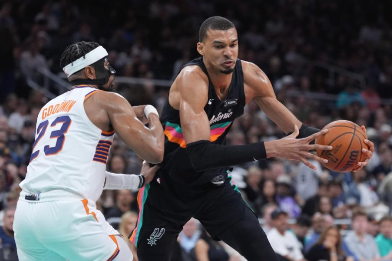 文班亚马17+11格林26分 马刺轻取太